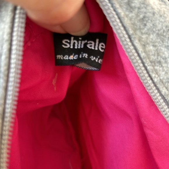 Shiraleah Heart Gray Felt Pouch Bright Pink Interior - Picture 6 of 8